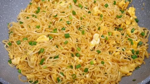 Mì xào trứng